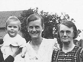 3 generations Nancy, Vada, Lily